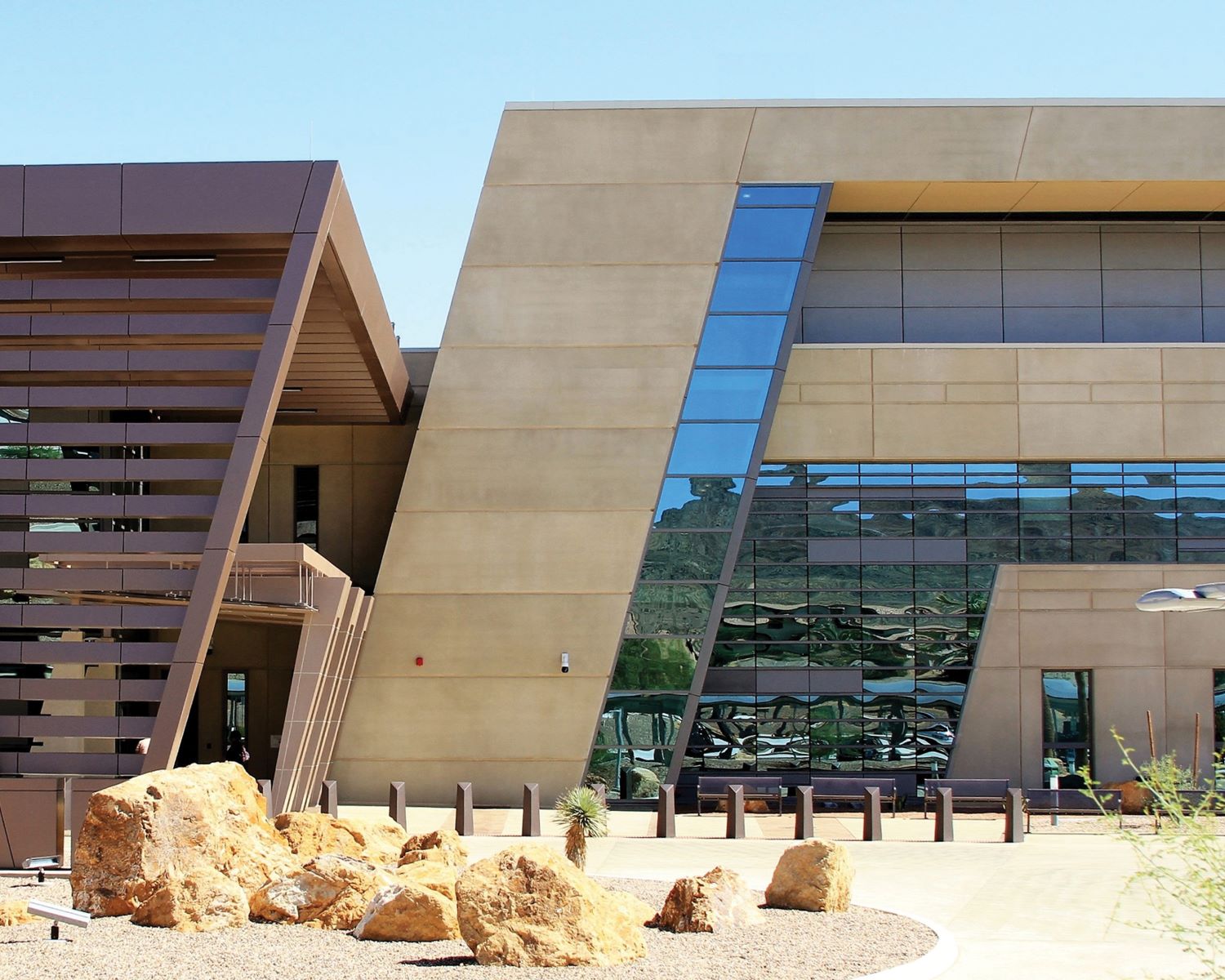 curtain wall with fire-rated glass