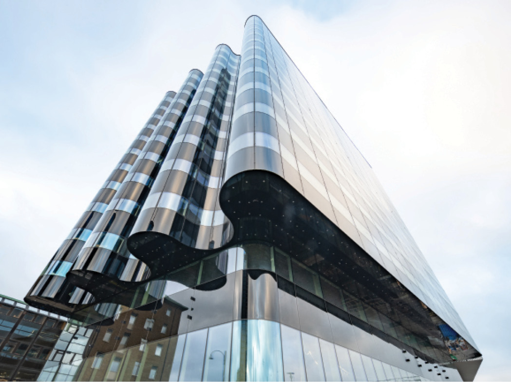 Våghuset Business Centre has a curved glass façade