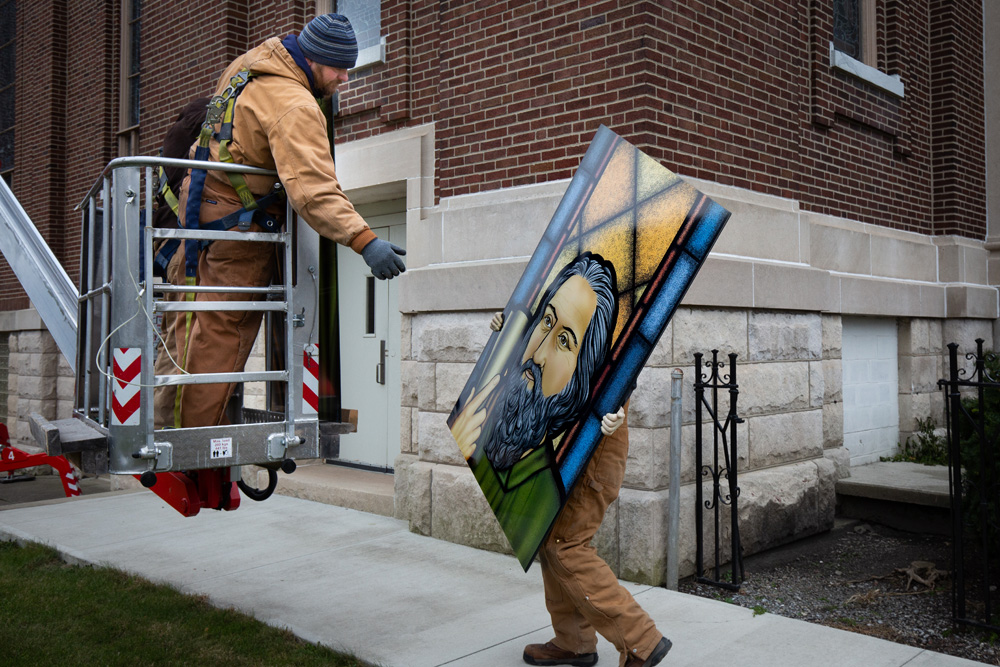 glaziers handle printed glass