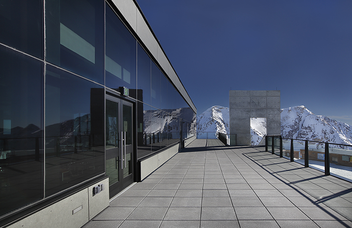 Snowbird Hidden Peak Restaurant, UT | Fairchild Creative Inc., courtesy EFCO