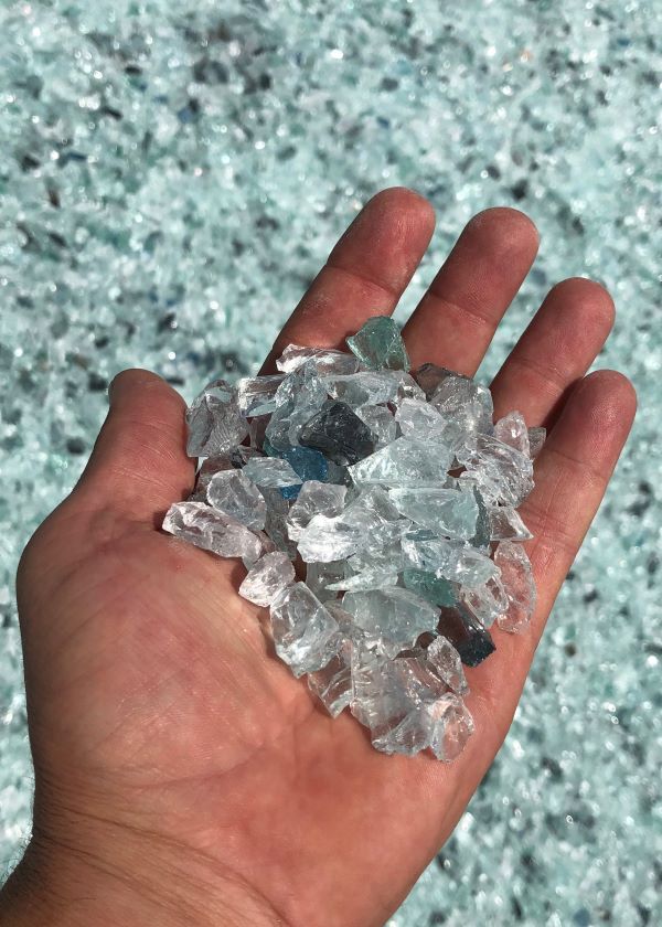 plate glass in hand