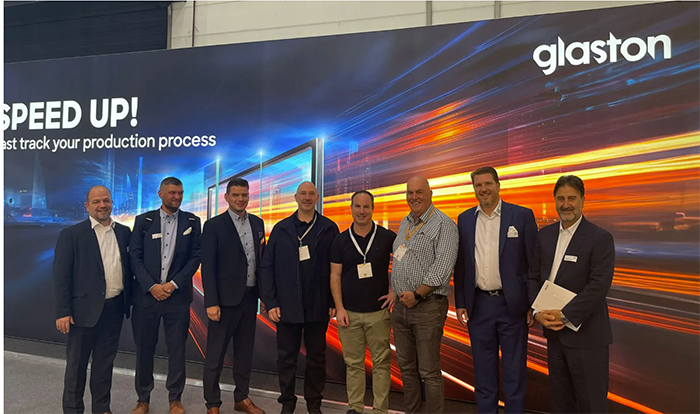 Christoph Sedtke from HEGLA, Kimmo Kuusela & Sasu Koivumäki from Glaston, Peter Schiavello, Michael Kruger & Michael Gleeson from Glassworks, Jochen H. Hesslebach from HEGLA and Sandro Ianni from Glaston