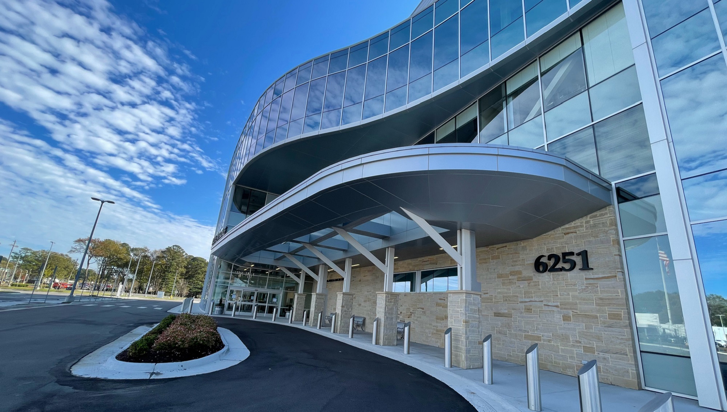 The new Sentara Brock Cancer Center began treating patients on June 1, 2020. This new patient-centered facility transforms cancer care in Hampton Roads, Virginia, by bringing together expert care teams, community organizations and holistic cancer treatment services within one location. 