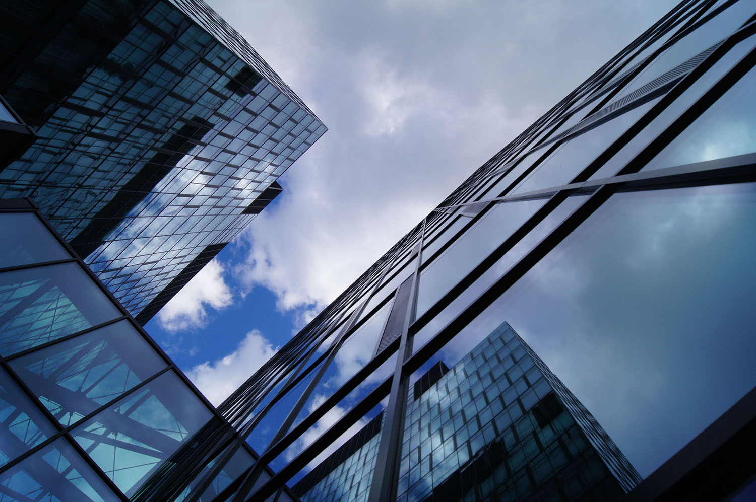 Varso Place is a complex of three new buildings in the center of Warsaw, the most characteristic element of which is the tallest skyscraper in the European Union—Varso Tower. 