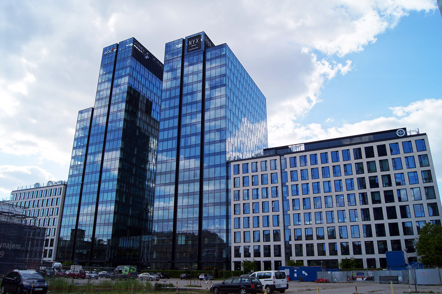 Varso Place is a complex of three new buildings in the center of Warsaw, the most characteristic element of which is the tallest skyscraper in the European Union—Varso Tower. 
