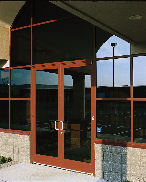 Tubelite's narrow stile door entrance. Supplied for Ritsema Associates, in Grandville, Michigan.