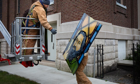 Handling and Cleaning Decorative Glass 